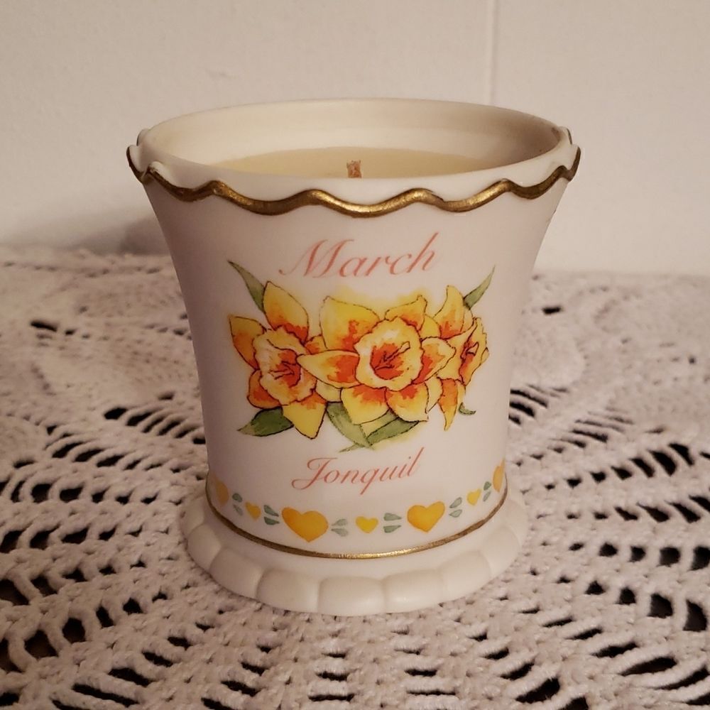 Vintage Avon "MARCH JONQUIL" Birthday Month Candle in Decorative Ceramic Holder